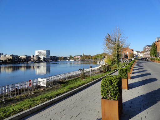 Freizeithafen Uferpromenade Ferienhaus Ferienwohnung Amelsberg 26789 Leer in Ostfriesland